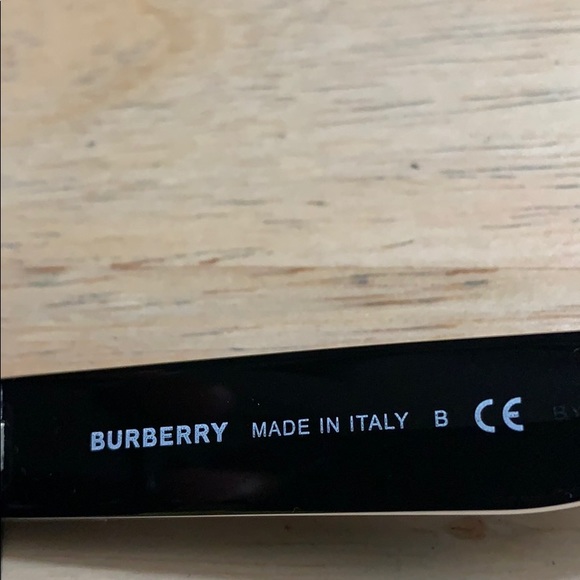 BURBERRY WOMEN SQUARE OVERSIZED SUNGLASSES NWT - Picture 5 of 6